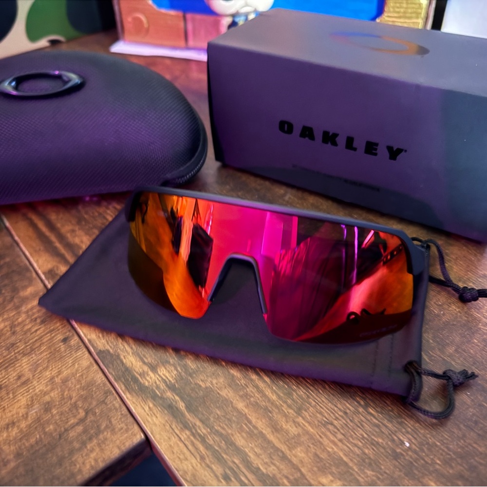 Oakley Shield Sunglasses with Pink-Red Mirrored Lens